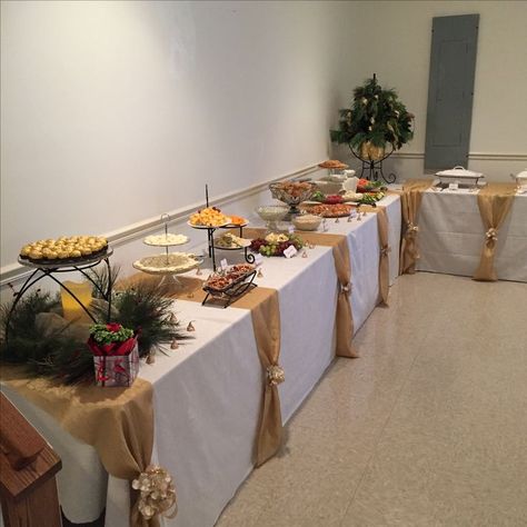 Party Buffet Table Ideas Decor, Buffet Table Backdrop Ideas, Wedding Buffet Table Ideas Decor, Food Table Decorations Wedding, Gift Area Wedding, Buffet Table Set Up Wedding, Wedding Serving Table Ideas, Napkin Display Ideas, Buffet Table Set Up Catering