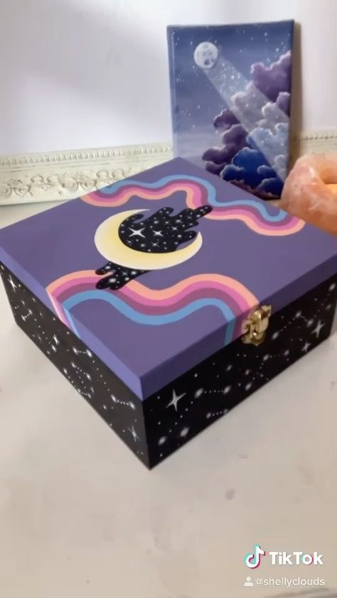 Shelly Clouds, Memories Box Diy, Diy Trinket Box, Wooden Box Crafts, Wooden Box Diy, Christmas Giveaway, Painted Wooden Boxes, Jewelry Box Diy, Christmas Giveaways