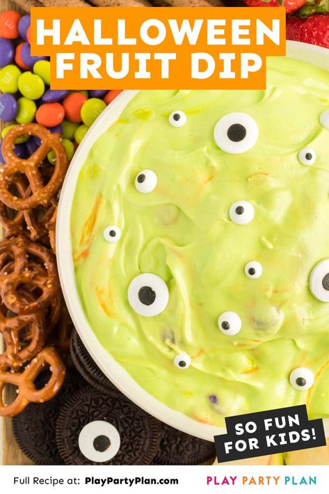 The best marshmallow dip recipe! Perfect for fruit or other dippers! It's such a fun Halloween treat! Halloween Dip Recipes Parties Food, Halloween Party Chips And Dip, Easy Halloween Dip Recipes, Easy Halloween Dips For Parties, Halloween Cream Cheese Dip, Halloween Cookie Dip, Halloween Dips For Parties Easy, Healthy Halloween Meals, Spooky Dips For Halloween