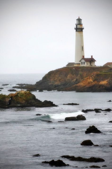 Nautical Aesthetic, Lighthouse Keeper, Lighthouse Pictures, Beautiful Lighthouse, Light House, Seaside Towns, Pretty Places, Landscape Photos, Belle Photo