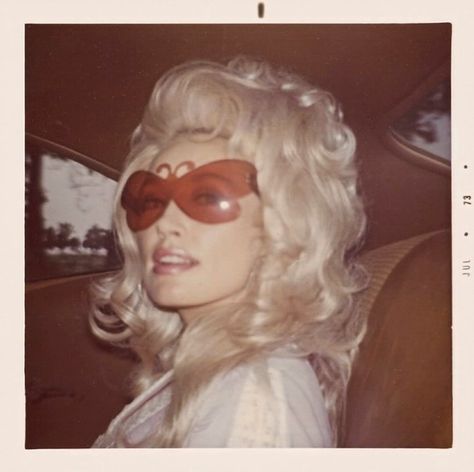 vanity666 60’s Aesthetic, Dolly Parton Quotes, 60s Vibes, This Is Your Life, Vintage Americana, Butterfly Sunglasses, Dolly Parton, Synthetic Wigs, Old Hollywood