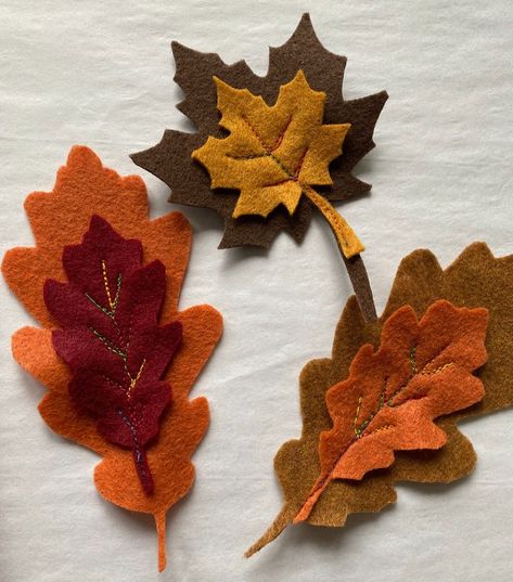 Felt Leaves DIY for Table, Gift Wrap, and Garlands — Made on 23rd Felt Leaves Diy, Fall Felt Crafts, Felt Autumn, Leaves Diy, Crochet Ornament Patterns, Bantal Sofa, Halloween Fest, Crafts Fall, Wool Felt Projects