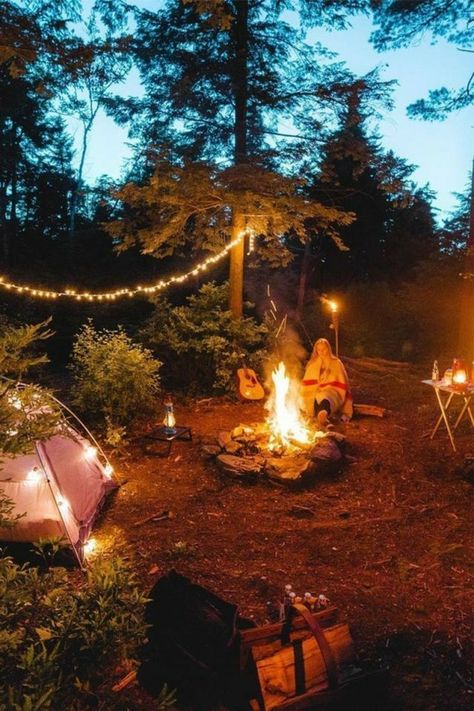 Best Tents Ideas For Long Term Camping Campsite Setup, Aesthetic Camping, Zelt Camping, Camping Sauvage, Camping Inspiration, Camping Set Up, Camping Aesthetic, Nature Camping, Camp Vibes