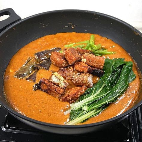 Crispy Kare-Kare | 365 Days Pinoy Food Reels | 365 Days Pinoy Food Reels · Original audio Crispy Kare Kare, Food Reels, Garlic Wings, Kare Kare, Easter Lunch, Pork Steak, Crispy Pork, Pinoy Food, Chicken Livers