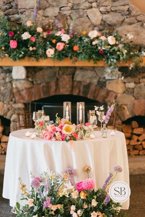 Sweetheart table
Pink flowers
Wedding Inspiration
Romantic Sweetheart table
Pink floral sweetheart table
Peony wedding bouquet