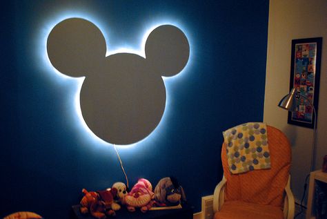 Mickey Mouse Room, Mickey Mouse Bedroom, Casa Disney, Nursery Diy Projects, Deco Disney, Disney Bedrooms, Mickey Silhouette, Disney Rooms, Disney Home Decor