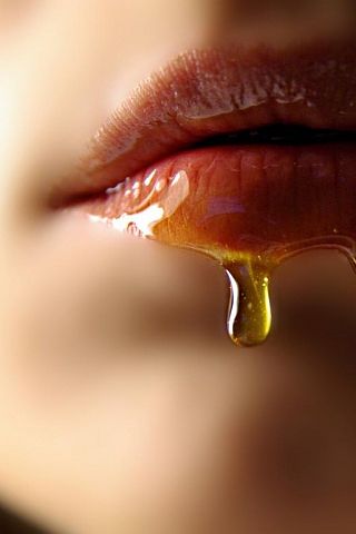 Lips of Honey Lip Art, Angelina Jolie, Beauty Secrets, Kissable Lips, Juicy Lips, Hot Lips, Foto Art, Soft Lips, Beautiful Lips