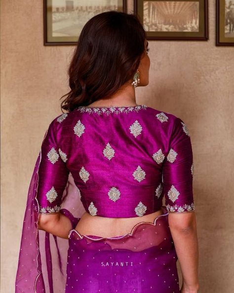 Sarees Combination, Marriage Sarees, Brocade Blouse Designs, Silk Saree Blouse Designs Patterns, Blouse Designs High Neck, Sari Design, Trendy Patterns, Saree Blouse Neck Designs, Maggam Works