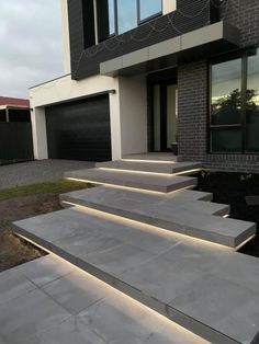 How To Make Fantastic Floating Outdoor Steps Modern Steps Entrance, Modern Front Yard Steps, Concrete Landing And Steps, Modern Front Stairs Entrance, Front Porch Ideas Stairs, Modern Exterior Stairs, Contemporary Driveway Ideas, Front House Stairs Entrance, Driveway Steps To House