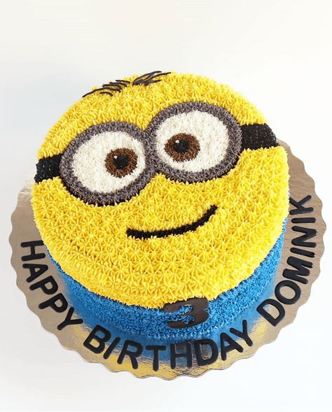 Minions Cake Design Images (Minions Birthday Cake Ideas) Minion Bday Cake, Diy Minion Cake, Minion Cakes Birthday Boys, Cake Designs For Kids Boys, Cake Designs Birthday For Boys, Boy Birthday Cake Design, Bday Cake For Boys Kids, Boys Cake Design, Easy Minion Cake