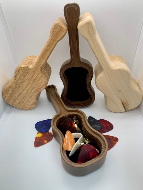 Diy Guitar Gifts, Ceramic Guitar, Gifts For Guitar Players, Sending Letters, Guitar Pick Box, Guitar Pick Case, Guitar Pick Holder, Unique Gift Box, Guitar Pick Holders