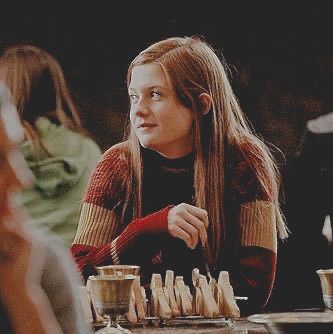 Ginny Weasley Aesthetic, Ginny Weasly, Harry Potter Ginny, Weasley Aesthetic, Harry Potter Painting, Harry Potter Room Decor, Harry Potter Girl, Harry Potter Bedroom, Harry And Ginny