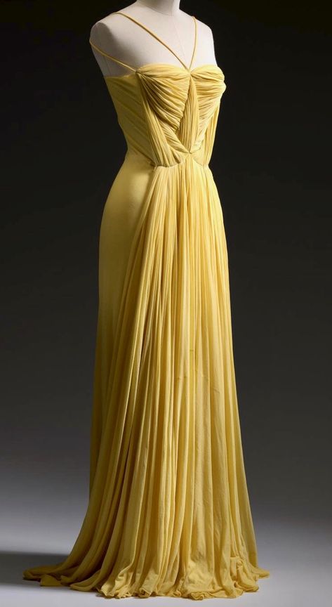 #Diaphanous yellow gown ~ETS 1950s Fashion, Couture, Madame Gres, Fashion Style Women, 20th Century Fashion, 1930s Fashion, Vintage Gowns, Vintage Couture, Gala Dresses