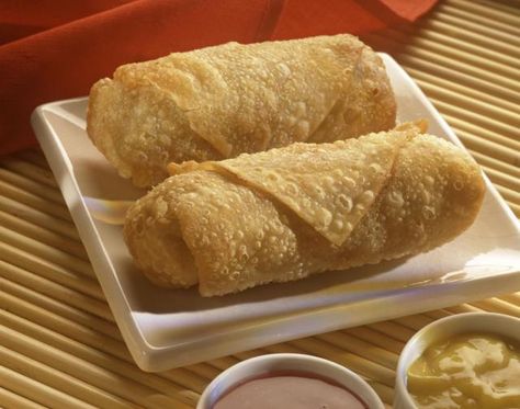 Egg roll wrappers recipe - An easy to make recipe that uses flour and ice water. Includes a standard egg roll recipe. Chinese Egg Roll, Chinese Egg Rolls, Egg Roll Wraps, Homemade Egg Rolls, Chinese Egg, Chicken Spring Rolls, Egg Roll Wrappers, Egg Roll Recipes, Ice Water