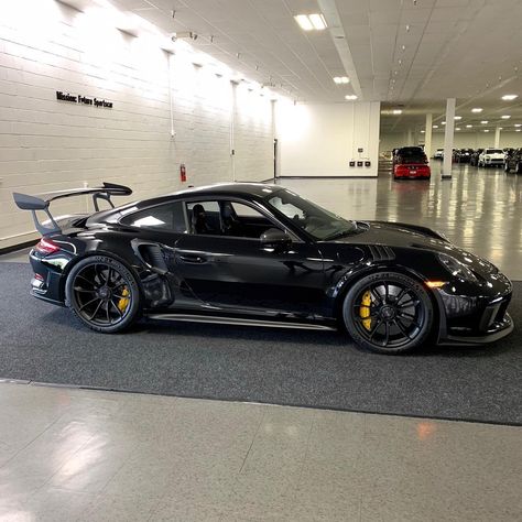 Coffee break ☕️🦇 @t_schleicher Porsche 991 Gt3, Range Rover Car, Black Porsche, Porsche 912, Ad Car, Porsche 991, Porsche Gt3, Instagram Coffee, Gt3 Rs