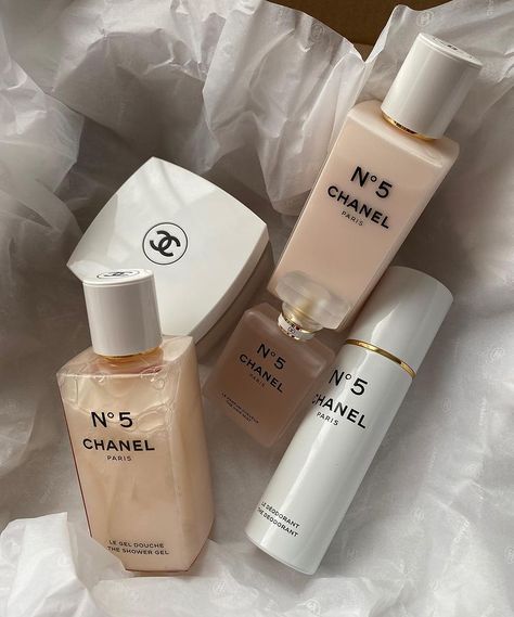 outfit, beauty & places 🦋 on Instagram: “| Me time with @chanel.beauty 🛁 #selfcaresunday” Chanel Body Lotion, Chanel Body Cream, Expensive Makeup Brands, Chanel 5, Parfum Chanel, Beauty Places, Girly Phone Cases, Chanel No 5, Chanel Beauty