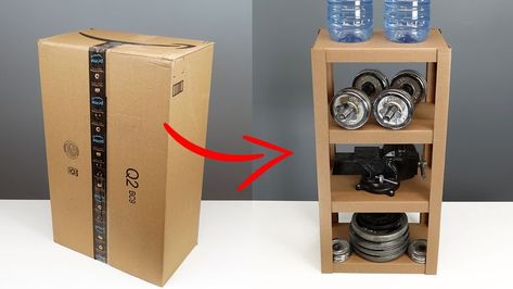 I recycled an amazon box into a cardboard shelf unit for storage and organisation. This diy cardboard shelf can be made easily with my step by step tutorial video. You only need some hot glue sticks and a free box of your choice. Cartonnage, Cardboard Shelf, Cardboard Box Storage, Cardboard Furniture Design, Cardboard Drawers, Big Cardboard Boxes, Cardboard Box Diy, Cardboard Display Stand, Cardboard Organizer