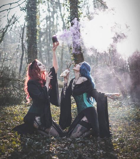 Blue Astrid, Fantasy Fairies, Witch Photos, Photography Dark, Trendy Photography, Friendship Photoshoot, Halloween Photography, Dark Witch, Best Friend Photoshoot