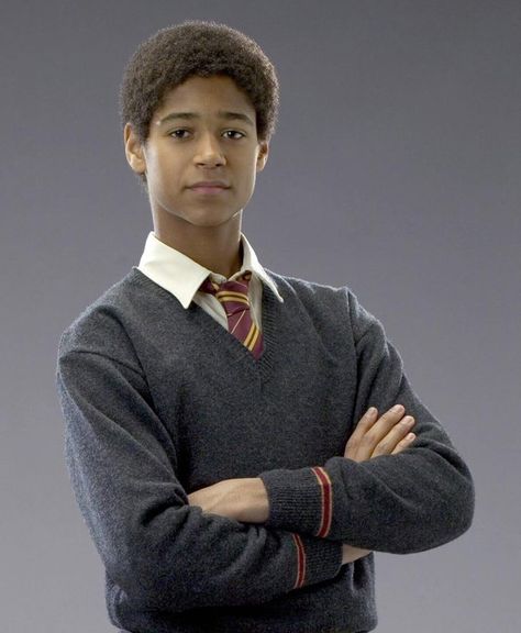 Pin for Later: Harry Potter: Where Are All the Kids Now? Dean Thomas, played by Alfred Enoch Then known as Alfie, Enoch played one of Harry's Gryffindor mates. Dean Harry Potter, Dean Thomas Harry Potter, Alfred Enoch, Dean Thomas, Harry Potter Jk Rowling, Images Harry Potter, Harry Potter Gryffindor, Harry Potter 2, George Weasley