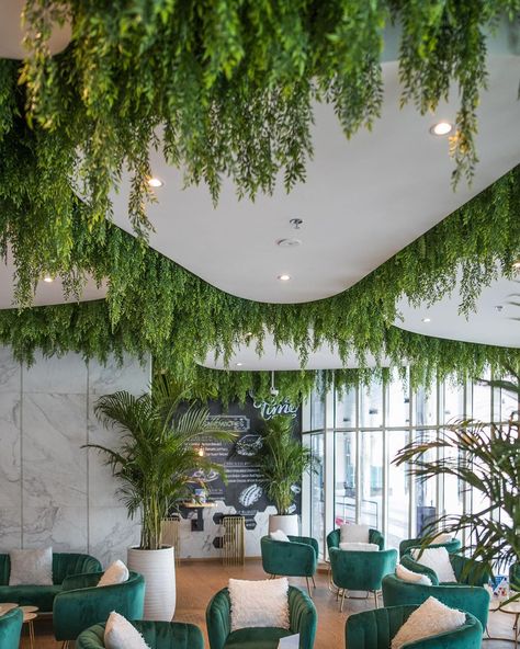 Amazing Architecture on Instagram: “Samaya Coffee Shop in #Dubai, United Arab Emirates designed by @AmerShawa.  This lobby cafe of a hotel is bright and modern and like most…” Dental Design, Rustic Restaurant, Plafond Design, Restaurant Architecture, Diy Kitchen Decor, Plant Decor Indoor, Coffee Shop Design, Cafe Interior Design, False Ceiling Design