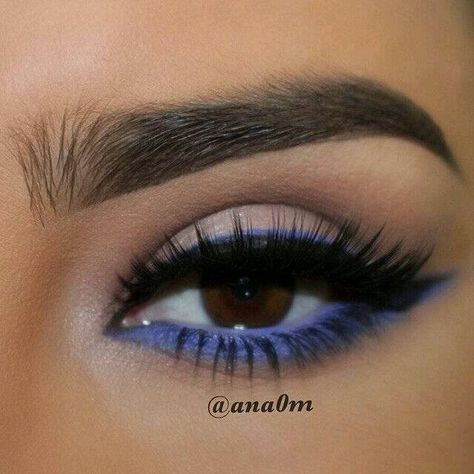 . Blue Waterline Makeup, Blue Eyeshadow Looks, Black Eye Makeup, Blue Makeup Looks, Prom Eye Makeup, Prom Makeup Looks, Blue Eyeliner, Simple Eye Makeup, Blue Eyeshadow