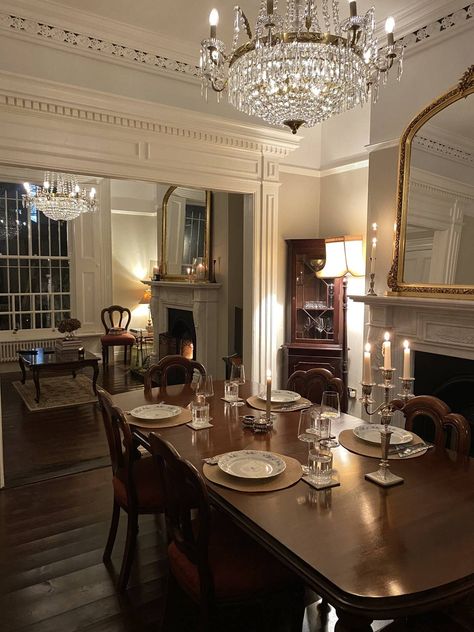 Modern Victorian style  (@themodernvictorian) Modern Victorian Dining Room, Modern Victorian Style, Dream Flat, Victorian Apartment, Dining Room Victorian, Vintage Dining Room, From Tiktok, Modern Victorian, Cute House