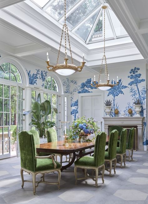 Huff Dewberry Villa Juanita Atlanta Dining Room Chinoiserie Wallpaper Dining Room, Orangery Dining Room, Room Skylight, Chinoiserie Kitchen, Chinoiserie Dining Room, Solarium Room, Chinoiserie Chic Decor, Conservatory Dining Room, Dining Room Wallpaper