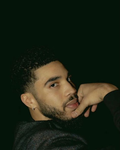 Grace Aesthetic, D’angelo Russell, Light Skin Men, Nba Outfit, Handsome Arab Men, Nba Pictures, Anthony Edwards, Jayson Tatum, Cool Wallpapers Cartoon