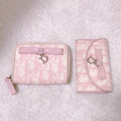 Kawaii Closet, Aesthetic Downtown Girl, Dollette Coquette, Aesthetic Downtown, Girls Halo, Hyper Feminine, Dior Wallet, Dior Girl, Cute Wallet