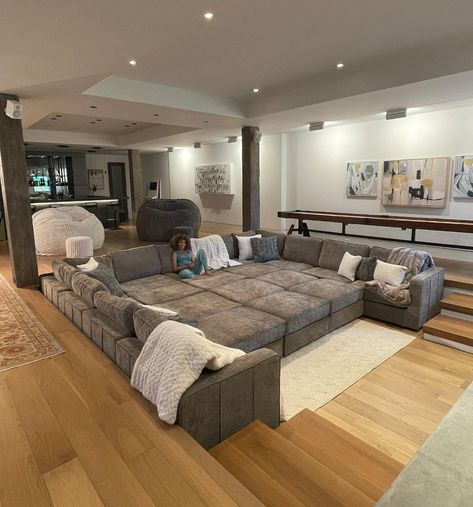 Couch Pit Living Room, Big Basement Bedroom Ideas, Big Sectional Living Room, Sofa Designs For Drawing Room, Designs For Drawing, Love Sac, Sofa Interior Design, Big Comfy Couch, Big Comfy Chair