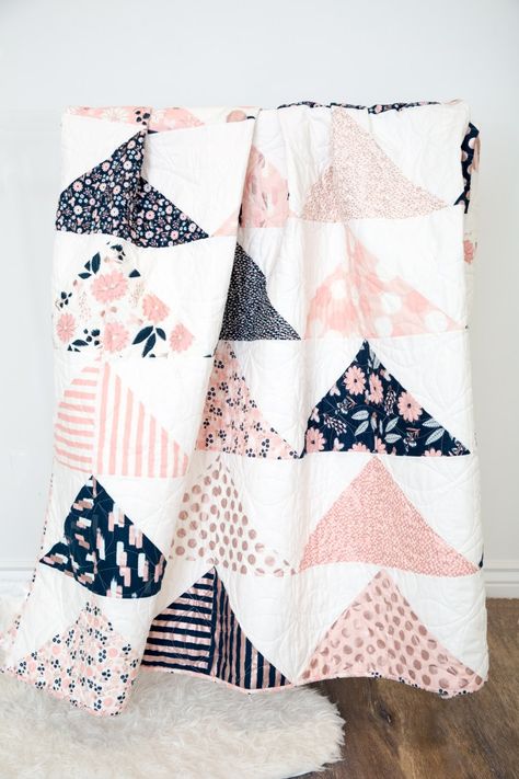Minimal Triangles Quilt Pattern - Simple Simon and Company Triangle Quilt Pattern, Tshirt Quilt, Beginner Quilt Patterns, Nine Patch, Beginner Sewing Projects Easy, Triangle Quilt, Modern Quilt Patterns, Girls Quilts, Sewing Projects For Beginners