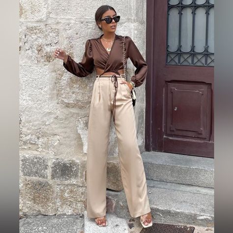 Zara Tan High Waisted Trousers Tan Trousers Outfit Women, Tan Trousers Outfit, Nude Trousers, Trousers Outfit Women, Tan Trousers, Wardrobe Revamp, Trousers Outfit, Nude Outfits, Trouser Outfit