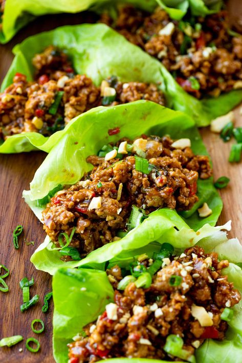 You are going to love this easy turkey lettuce wraps recipe! #lettucewraps #turkeyrecipe #healthyrecipe Turkey Lettuce Wrap Recipes, Thai Lettuce Wraps, Lettuce Wraps Recipe, Turkey Lettuce Wraps, Thai Peanut, Lettuce Wrap Recipes, Easy Turkey, Lettuce Wrap, Beach Meals