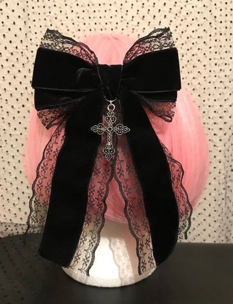 Black Gothic Lolita Lace Velvet Bow Hair Clip Cross Tie EGL Steampunk Ballet Victorian Vintage Retro Princess Kawaii Cosplay Anime Witch - Etsy Sweden Goth Prom, Black Hair Bows, Anime Witch, Gothic Hairstyles, Goth Hair, Goth Accessories, Victorian Hairstyles, Romantic Goth, Diy Clothes Design