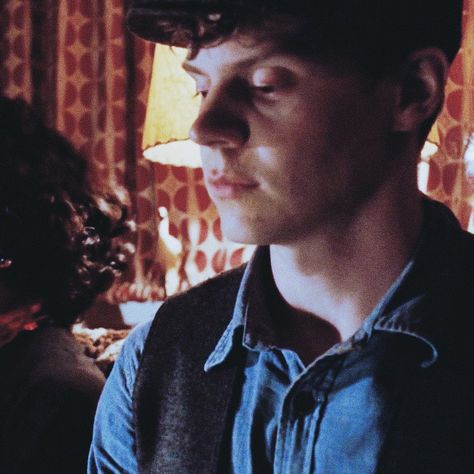 Evan Peters Boyfriend Material Wallpaper, Ahs Jimmy Darling, Jimmy Darling Ahs, American Horror Story Freakshow, Jimmy Darling, Header Wallpaper, Gif Icon, American Horror Story Seasons, Ryan Murphy