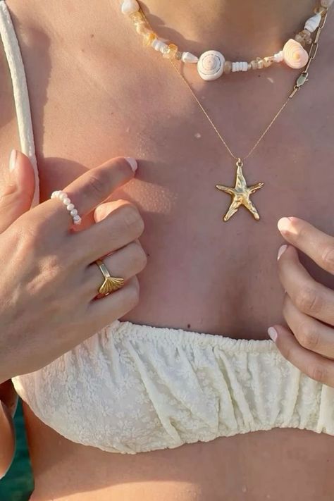 Shop high quality jewelry perfect for summer that won't tarnish or break easily for an affordable price. find your favourite pieces in silver or gold by following the link! Beach Jewelry Aesthetic, Girl Summer Aesthetic, Ocean Tropical, Accessory Inspo, Rich Girl Aesthetic, Starfish Necklace, Summer Nature, Fresh Linen, Summer Linen