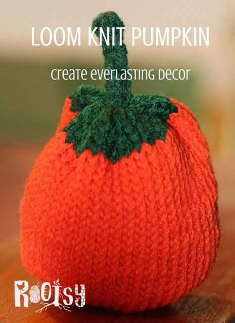 Learn how to loom knit using this cute loom knit pumpkin pattern! Make an entire loom knit pumpkin patch with this step by step tutorial that's great for beginners. Loom Knit, Amigurumi Patterns, Loom Knit Pumpkins, Knit Pumpkins, How To Loom Knit, Loom Knitting Pattern, Loom Knitting Projects, Fall Craft, Pumpkin Pattern