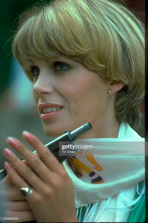 Actress Joanna Lumley in character as Purdey in action series The New... News Photo - Getty Images The Avengers, Joanna Lumley Young, The New Avengers, New News, Joanna Lumley, Vintage Television, New Avengers, Cute Celebrities, Stock Pictures