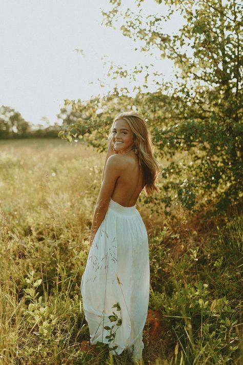 Photoshoot At Winery, White Dress In Field Senior Pictures, Long Dresses Senior Pictures, Timeless Photoshoot Ideas, Unique Modeling Poses, Senior Picture Ideas In Snow, Boho Chic Photoshoot Ideas, Long White Dress Senior Pictures, Trail Senior Pictures