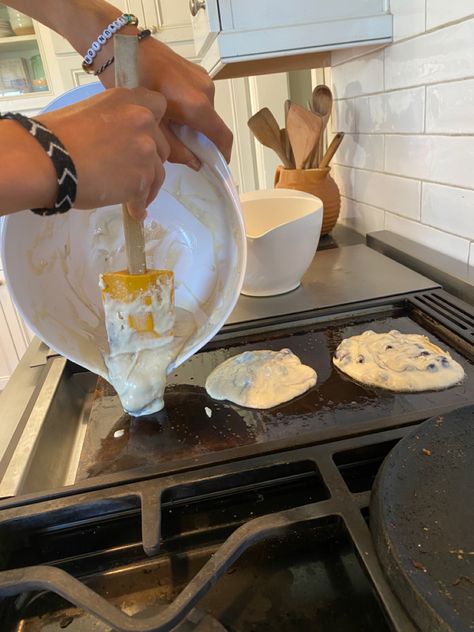 Breakfast With Boyfriend, Couples Making Breakfast, Aesthetic Morning Routine, Sweet Brunch, Baking Breakfast, Aesthetic Morning, Toy Boy, Baked Pancakes, Birthday Breakfast