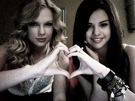 Selena Gomez 2000s, Taylor And Selena, Taylor Swift And Selena Gomez, U Go Girl, Selena And Taylor, A Tribe Called Quest, I Love You Girl, Belly Piercing Jewelry, Selena G