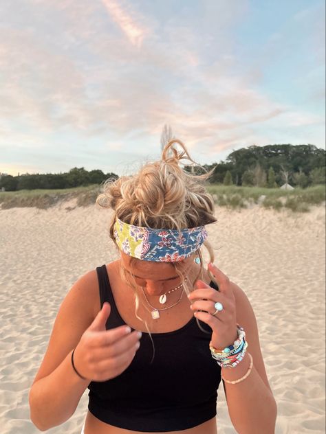 Mexico, Beachy Headband Hairstyles, Summer Hairstyles Beachy, Summer Headband Outfit, Salted Granola Jewelry, Granola Headbands, Boho Bandeau Hairstyles, Beachy Jewelry Aesthetic, Headband Outfit Aesthetic