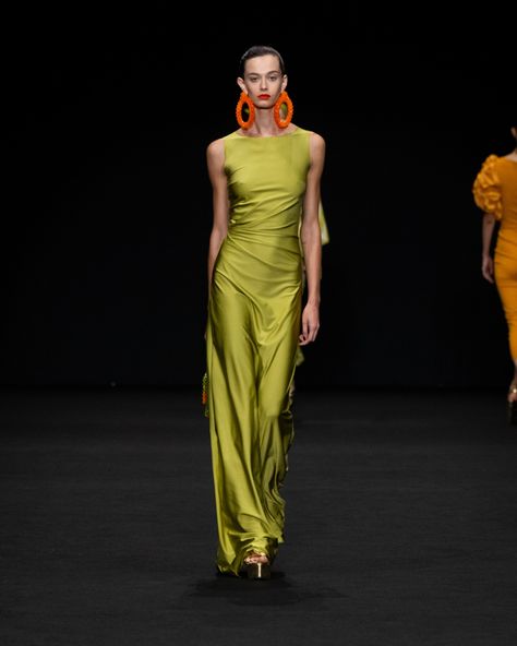 Haute Couture, Couture, Green Long Satin Dress, Silk Dress Runway, Runway 2024, Long Satin Dress, Dress Runway, Lime Green Dress, Golden Green