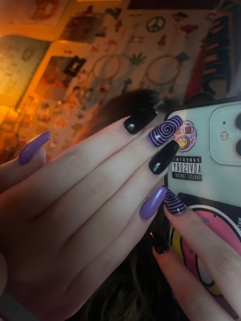 Dark Purple Nails Ideas Acrylic, Purple And Black Nails French Tips, Goth Aesthetic Nails Acrylic, Simple Punk Nails, Cute Nail Designs Not Acrylic, Acrylic Nails Ideas Purple And Black, Basic Grunge Nails, Alt Nails Aesthetic, Emo Nails Coffin