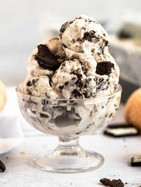 Cake Aesthetic Design, Cake Pictures Aesthetic, Cake Aesthetic Wallpaper, Ice Cream Snap, Ice Cream No Churn, Cookies And Cream Ice Cream, Oreo Stuffed Chocolate Chip Cookies, Frosting Recipes Easy, Ice Cream Scooper