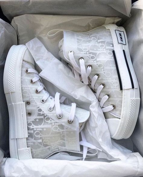 ✨ on Twitter: "all white dior… " Dr Shoes, Dior Shoes, Fresh Shoes, Shoe Inspo, Hype Shoes, Aesthetic Shoes, Swag Shoes, Dream Shoes, Trendy Shoes