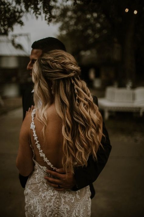 Rustic Bride Hairstyles, Bohemian Half Up Half Down Wedding Hair, Boho Bridal Hair With Flowers, Boho Brides Hair, Boohoo Wedding Hair, Rustic Boho Wedding Hair, November Wedding Hairstyles, Bridal Hair Fall Wedding, Fall Wedding Bride Hairstyles