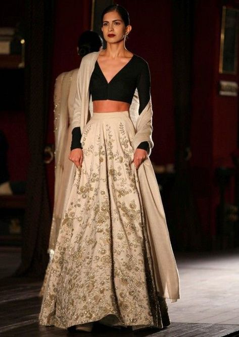 Couture, Black And White Lehenga, White Lehenga, Nikkah Dress, Indian Outfits Lehenga, Lehnga Dress, Lehnga Designs, Choli Designs, Traditional Indian Outfits