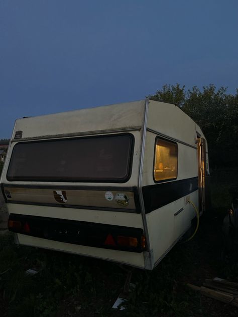 The trailer was bought with the last money, but there is a roof over your head. Night photo of a mobile home Camper Trailer Aesthetic, Trailer Aesthetic Inside, Remarkably Bright Creatures Aesthetic, Trailer Aesthetic, Trailer Trash Aesthetic, Camper Aesthetic, Lithuania Aesthetic, Rv Aesthetic, Calm Life