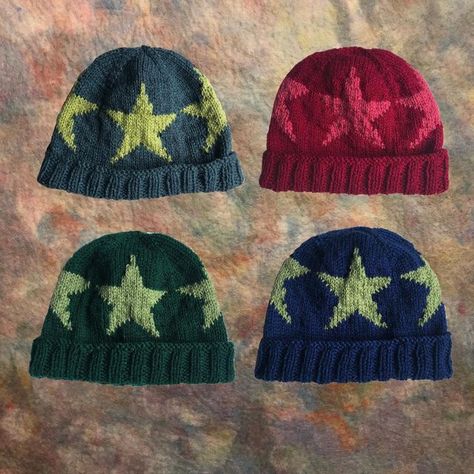 Knitting Beanie Pattern, Hand Knit Beanie, Star Beanie Crochet, Cool Crochet Beanie, Crochet Star Beanie, How To Crochet A Beanie, Crochet Star Hat, Crotchet Beanie, Crochet Beanie Ideas